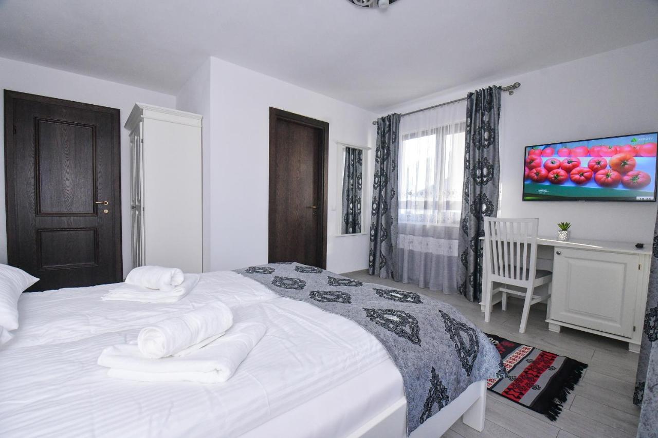 Casa Alexandru - Locul In Care Te Simti Acasa Hotel วิโชเดโจส ภายนอก รูปภาพ