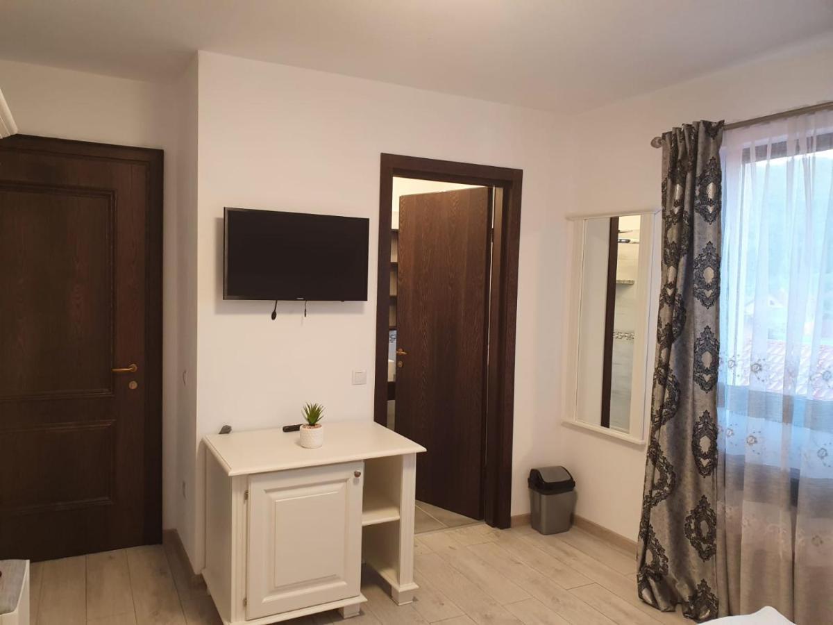 Casa Alexandru - Locul In Care Te Simti Acasa Hotel วิโชเดโจส ภายนอก รูปภาพ